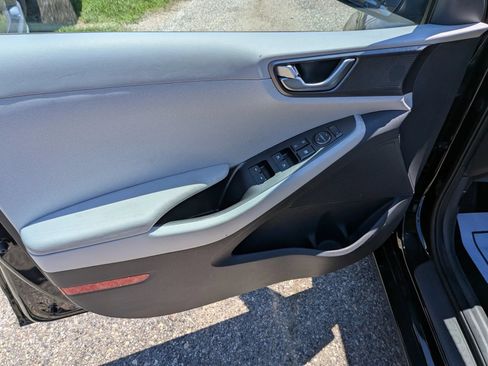 Used 2020 Hyundai Ioniq SEL FWD image 24