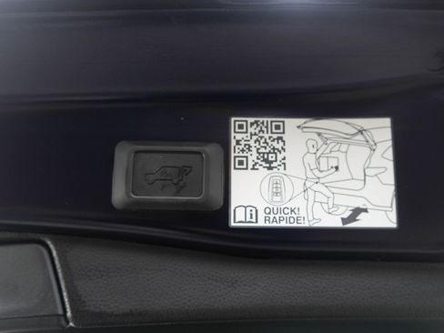 Used 2025 Toyota RAV4 Limited image 18