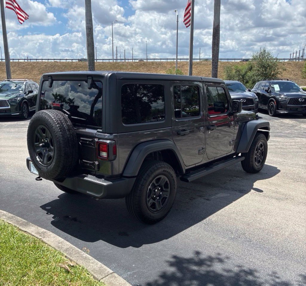 Used 2026 Jeep Wrangler Unlimited Sport AWD/4WD image 7
