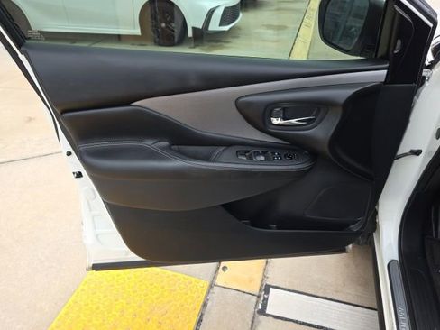 Used 2021 Nissan Murano SV FWD image 11