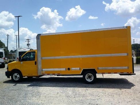 Used 2021 GMC Savana 3500 Extended w/ Power Convenience Package image 8