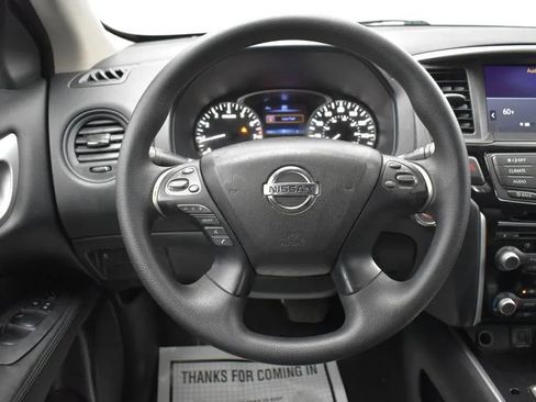 Used 2020 Nissan Pathfinder S FWD image 20
