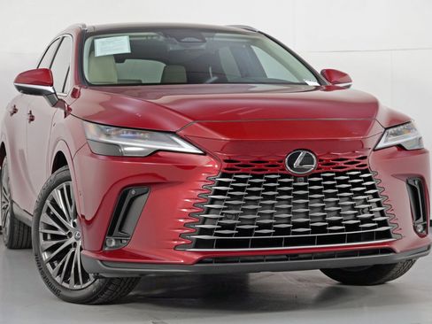 Used 2024 Lexus RX 350 Luxury w/ Convenience Package image 4