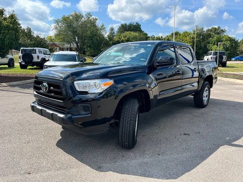 Used 2022 Toyota Tacoma SR AWD/4WD image 3