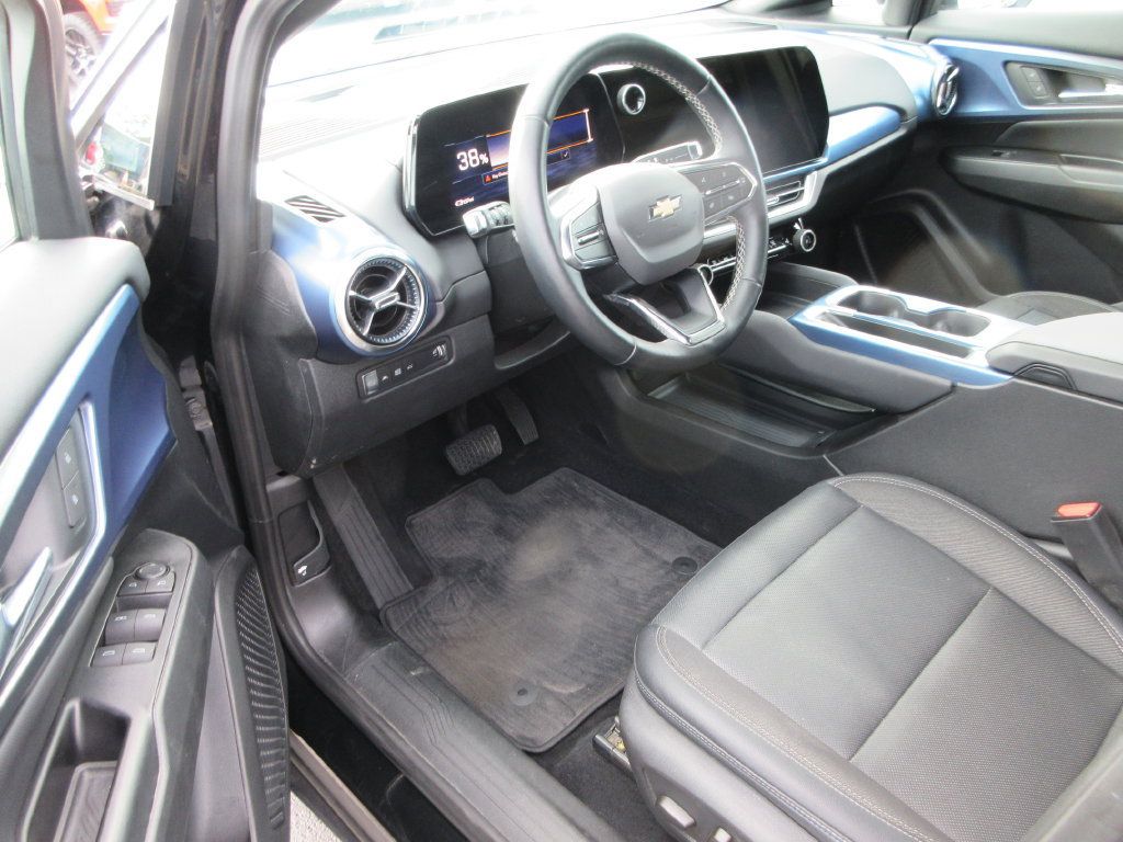 Used 2024 Chevrolet Equinox EV LT FWD image 12