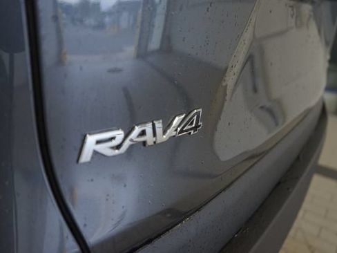 Used 2020 Toyota RAV4 XLE w/ Convenience Package AWD/4WD image 13