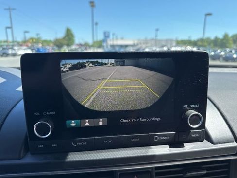 Used 2023 Honda Pilot LX image 14
