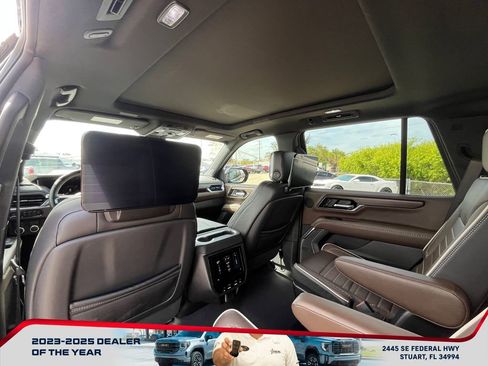 Used 2025 GMC Yukon Denali Ultimate image 12