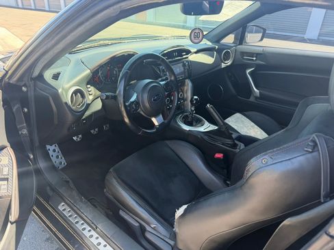 Used 2018 Subaru BRZ Limited w/ Popular Package #2 RWD image 8