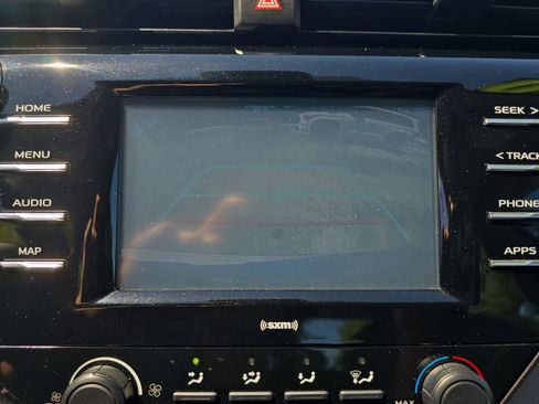 Used 2020 Toyota Camry LE FWD image 15