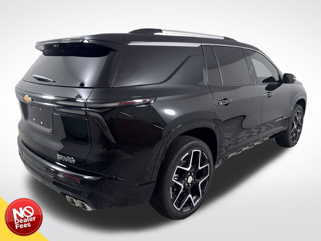 Used 2026 Chevrolet Traverse High Country FWD image 3
