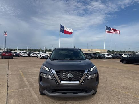 Certified 2023 Nissan Rogue SV FWD image 4