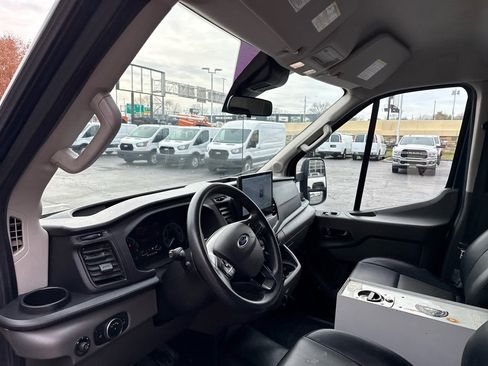 Used 2022 Ford Transit 350 DRW image 14