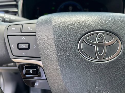 New 2026 Toyota Camry Hybrid FWD image 28