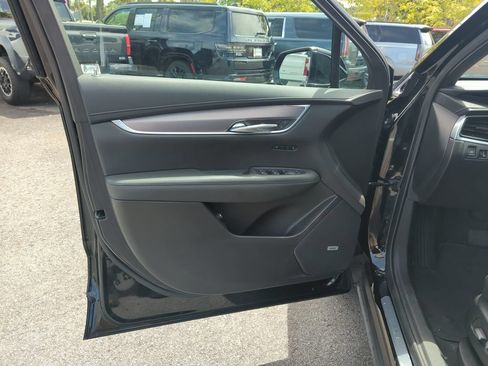 Used 2023 Cadillac XT6 Luxury FWD image 17