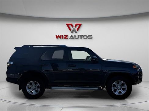 Used 2018 Toyota 4Runner SR5 Premium image 4