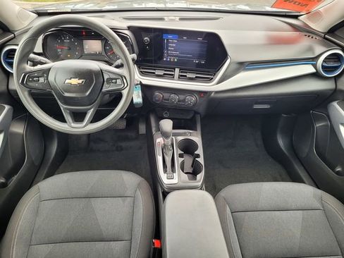 Used 2025 Chevrolet Trax LS w/ Driver Confidence Package image 9