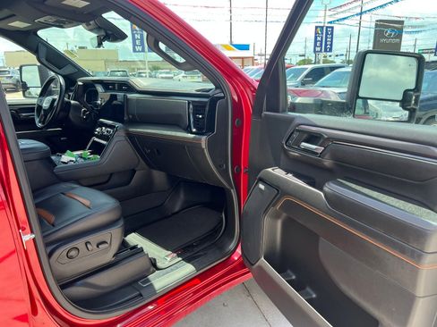 Used 2024 GMC Sierra 2500 AT4 w/ AT4 Premium Plus Package AWD/4WD image 10