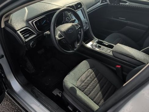 Used 2020 Ford Fusion SE FWD image 10