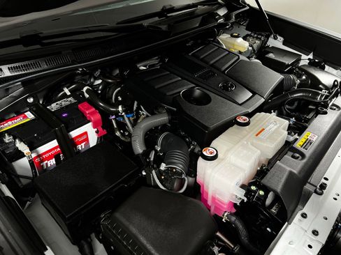 Used 2024 Toyota Tundra SR5 image 9