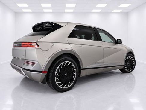 Used 2024 Hyundai Ioniq 5 Limited AWD/4WD image 8