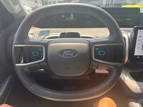Used 2025 Ford Expedition Active AWD/4WD image 20