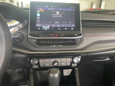 Used 2025 Jeep Compass Trailhawk image 18