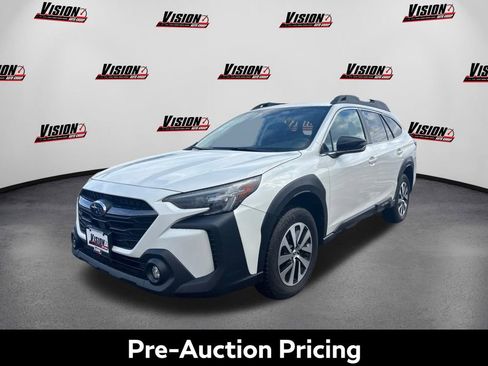 Used 2023 Subaru Outback Premium image 1