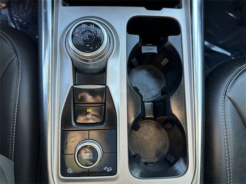 Certified 2022 Ford Explorer XLT w/ Equipment Group 202A image 24