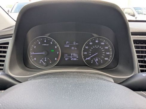 Used 2017 Hyundai Elantra SE FWD image 24