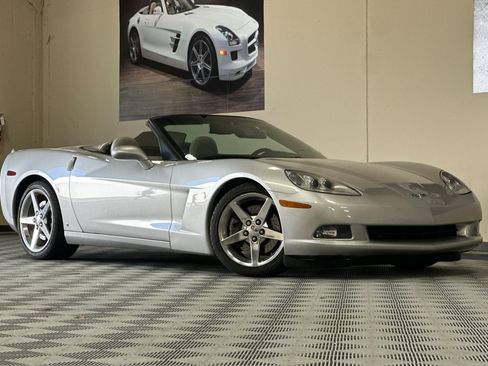 Used 2007 Chevrolet Corvette Convertible w/ Preferred Equipment Group RWD image 2
