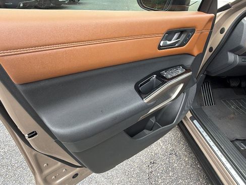 Used 2024 Nissan Pathfinder Platinum w/ Cargo Package FWD image 11