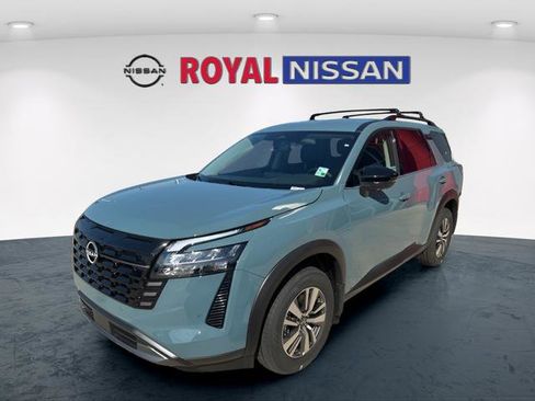 New 2026 Nissan Pathfinder SL FWD image 3