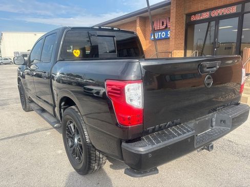 Used 2019 Nissan Titan SV w/ SV Convenience Package image 10