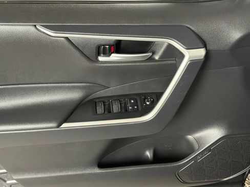 Used 2025 Toyota RAV4 XLE FWD image 3