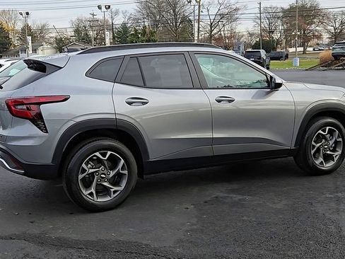 New 2025 Chevrolet Trax LT w/ Driver Confidence Package image 4