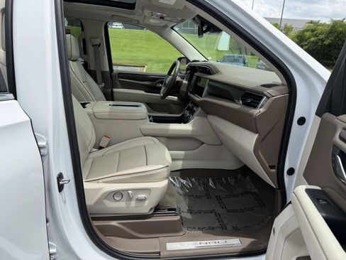 Used 2024 GMC Yukon XL Denali RWD image 15