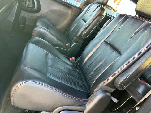 Used 2019 Dodge Grand Caravan GT image 14