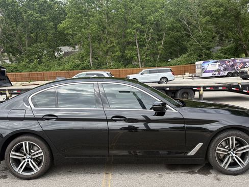 Used 2021 BMW 530i xDrive w/ Convenience Package AWD/4WD image 12