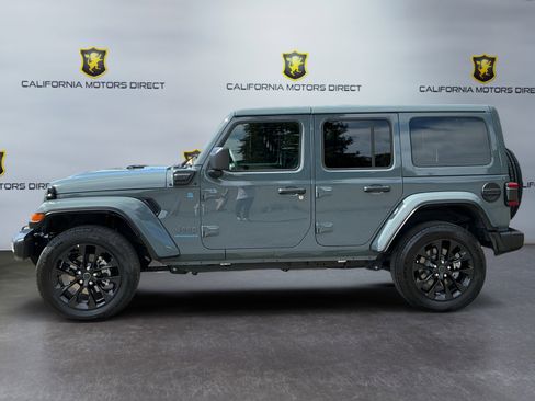 Used 2025 Jeep Wrangler Sahara w/ Safety Group image 8