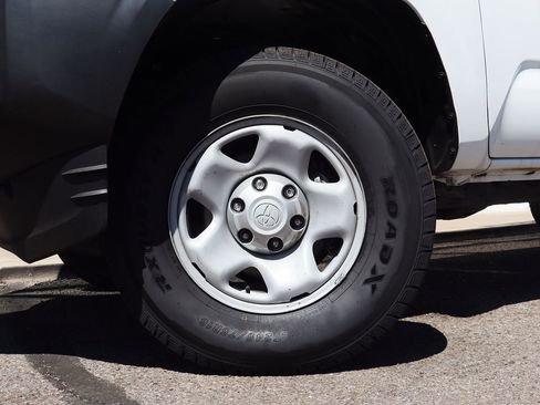 Used 2022 Toyota Tacoma SR image 5