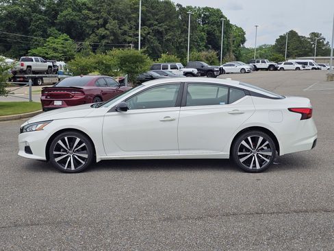 Used 2021 Nissan Altima 2.5 SR AWD/4WD image 13