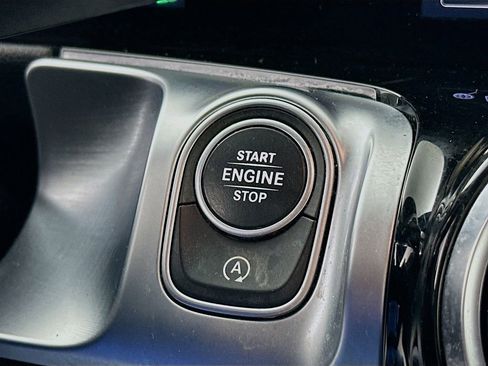 Used 2023 Mercedes-Benz GLB 250 4MATIC image 18