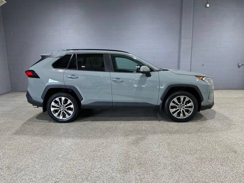 Used 2019 Toyota RAV4 XLE Premium w/ Cold Weather Package AWD/4WD image 2