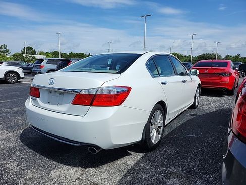 Used 2015 Honda Accord EX image 2