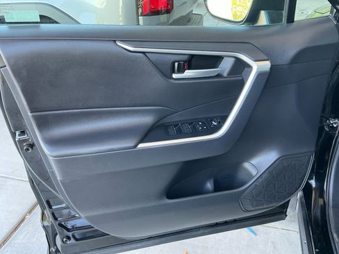Used 2025 Toyota RAV4 XLE AWD/4WD image 13