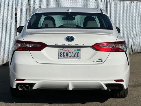 Used 2019 Toyota Camry SE w/ Audio Package FWD image 4