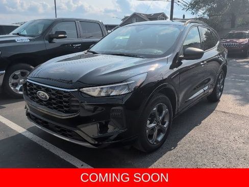 Used 2023 Ford Escape ST-Line w/ Tech Pack #1 AWD/4WD image 3