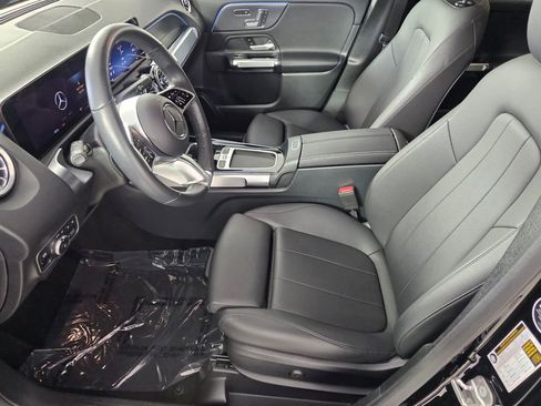 Certified 2025 Mercedes-Benz GLB 250 image 9