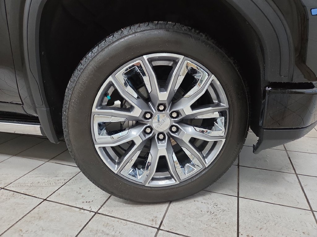 Used 2025 GMC Sierra 1500 Denali w/ Denali Reserve Package AWD/4WD image 8